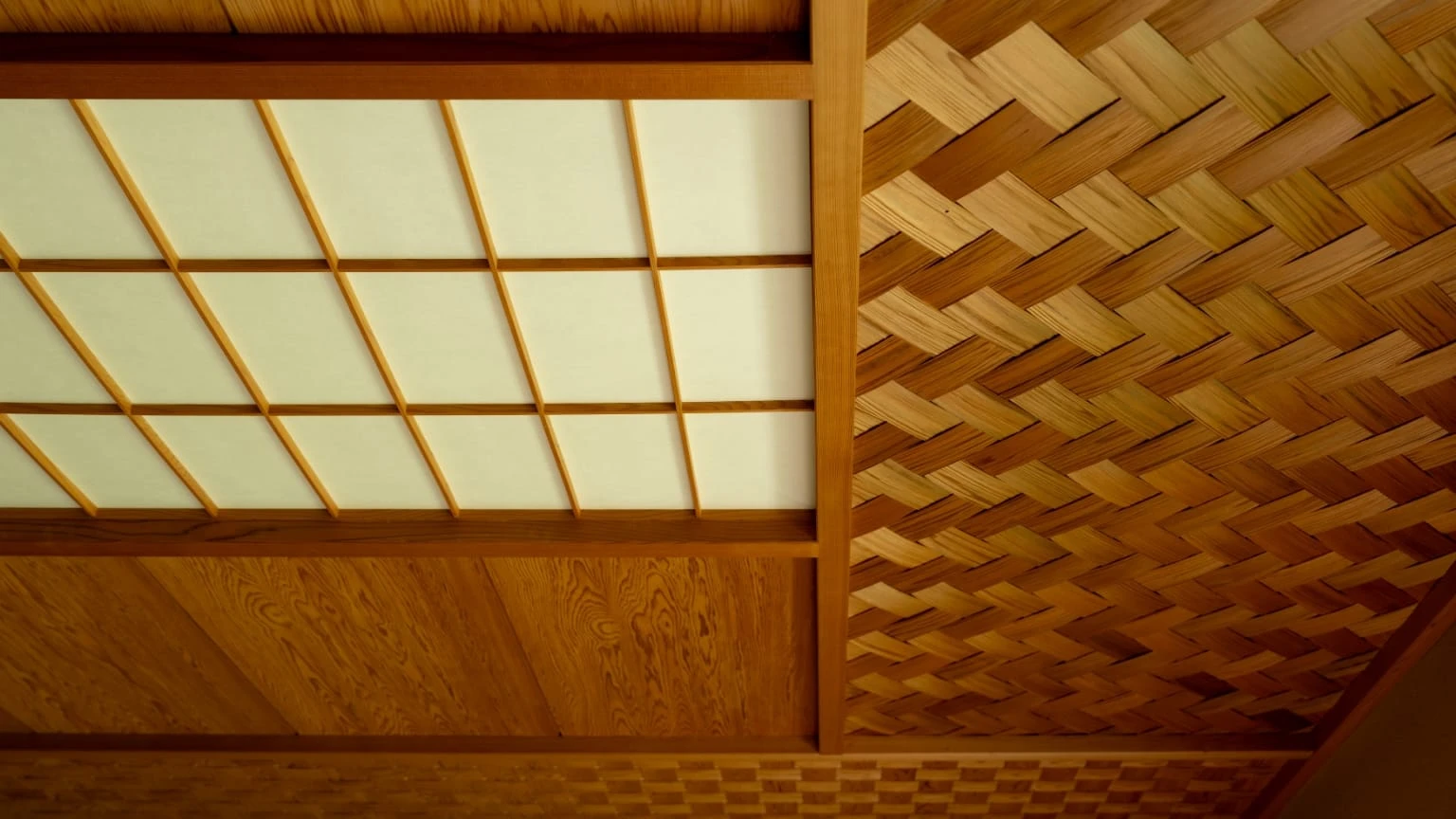 天井は内側に霧島杉、四方はぐるりと矢羽根編みと市松編みの黒部杉が囲みます。