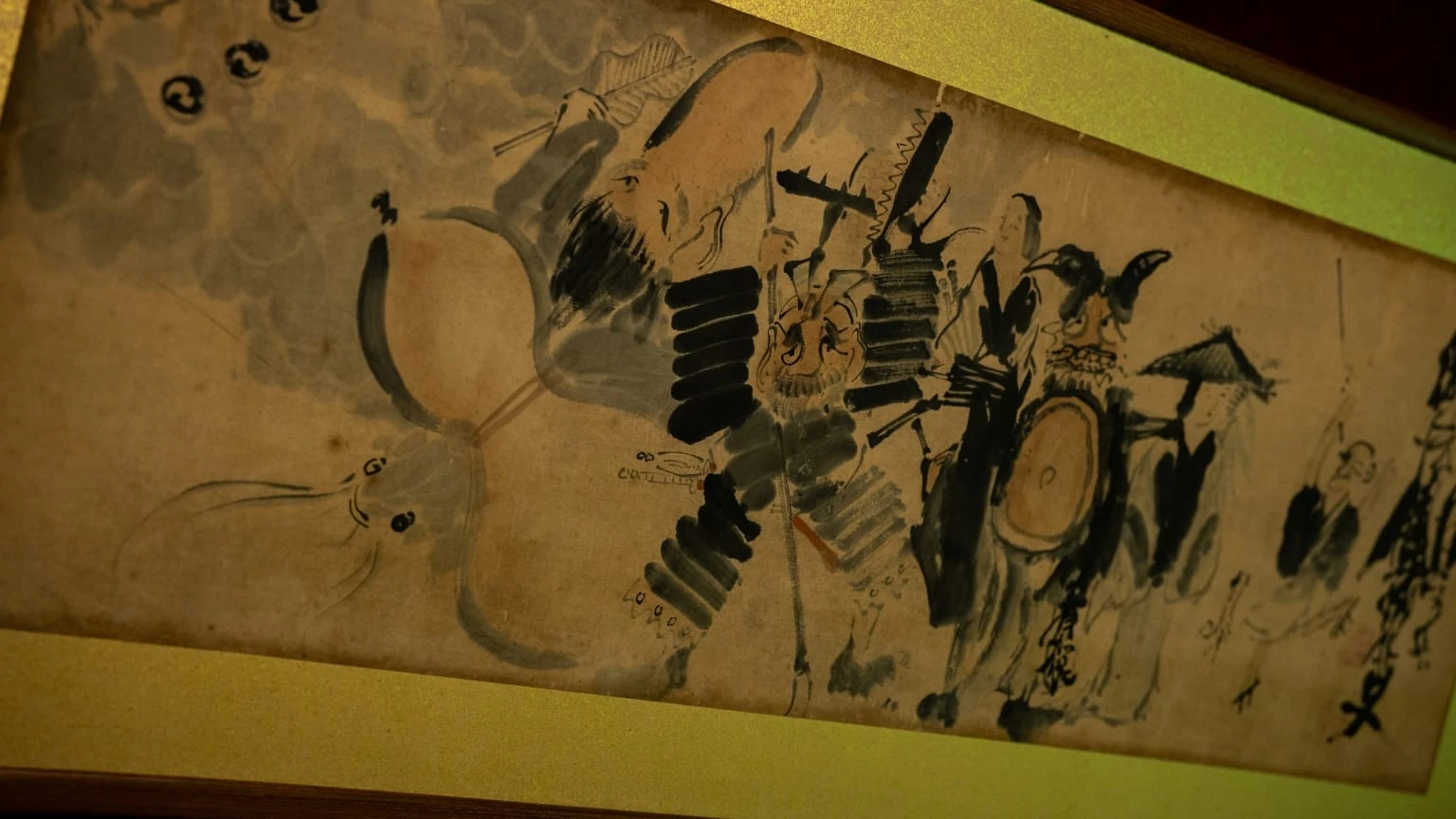 神々が入り混じる、富岡鉄斎らしい軽妙洒脱な欄間額。